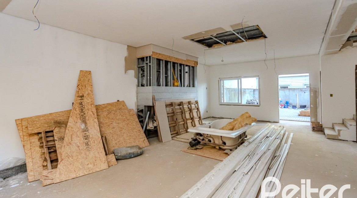 Casa em Condomínio à venda com 237m², 4 dormitórios, 4 suítes, 3 vagas, no bairro Vila Assunção em Porto Alegre