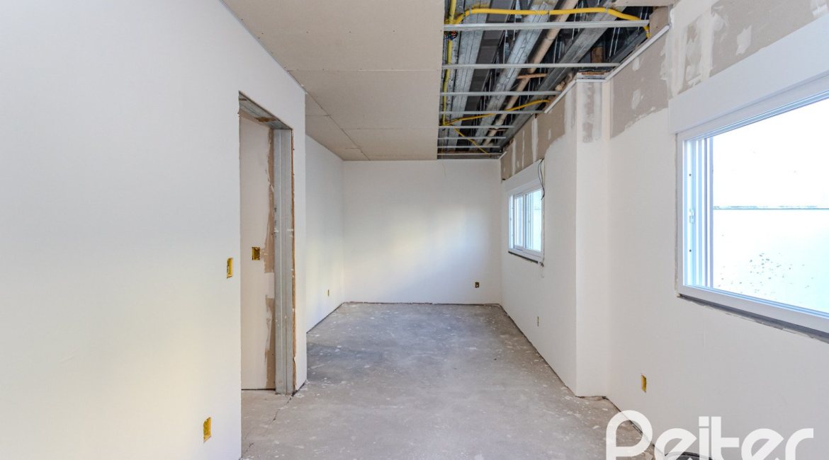 Casa em Condomínio à venda com 237m², 4 dormitórios, 4 suítes, 3 vagas, no bairro Vila Assunção em Porto Alegre