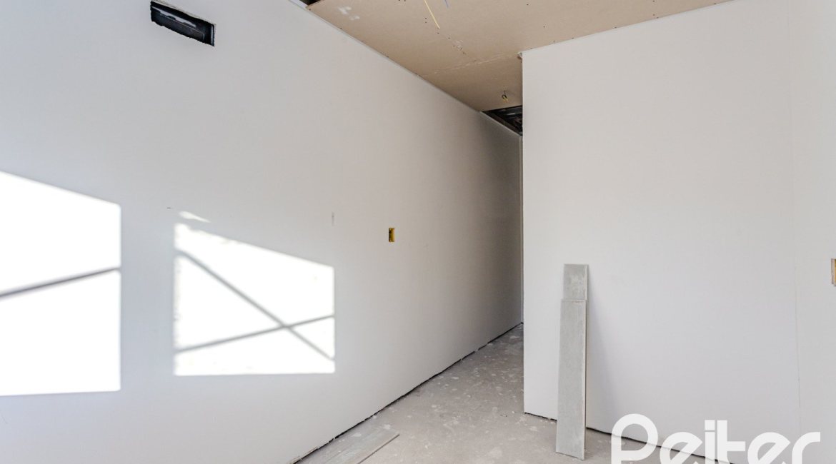 Casa em Condomínio à venda com 237m², 4 dormitórios, 4 suítes, 3 vagas, no bairro Vila Assunção em Porto Alegre