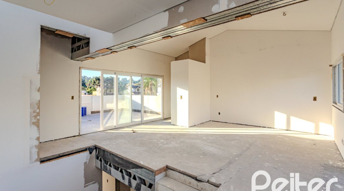 Casa em Condomínio à venda com 237m², 4 dormitórios, 4 suítes, 3 vagas, no bairro Vila Assunção em Porto Alegre
