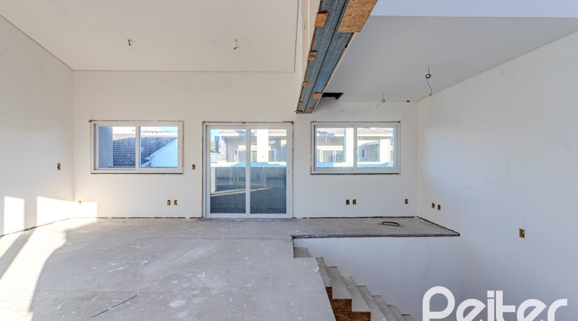 Casa em Condomínio à venda com 237m², 4 dormitórios, 4 suítes, 3 vagas, no bairro Vila Assunção em Porto Alegre