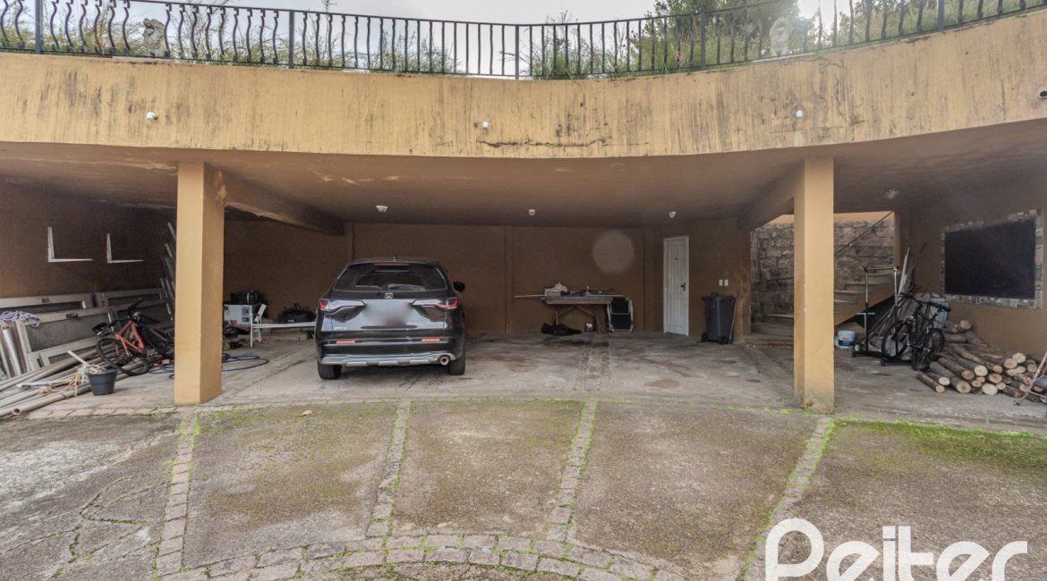 Casa à venda com 450m², 4 dormitórios, 3 suítes, 5 vagas, no bairro Vila Conceição em Porto Alegre
