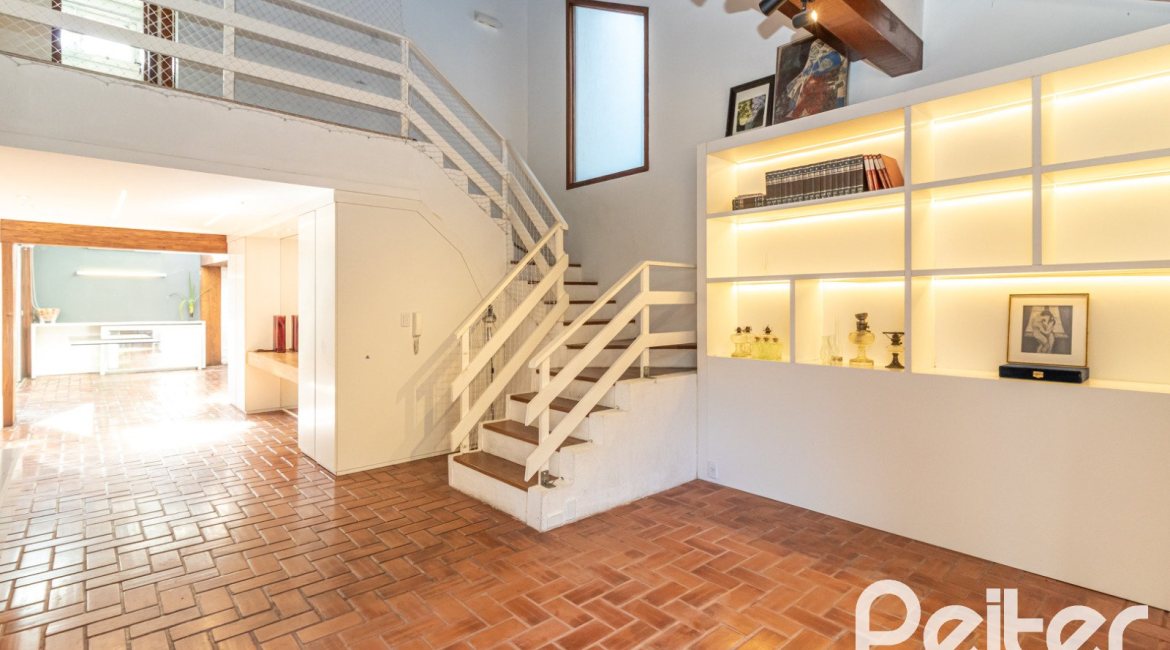 Casa em Condomínio à venda com 176m², 3 dormitórios, 1 suíte, 2 vagas, no bairro Ipanema em Porto Alegre