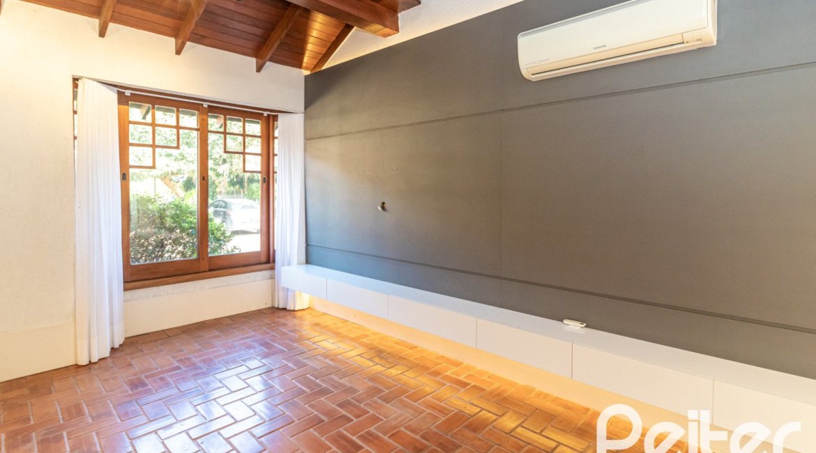 Casa em Condomínio à venda com 176m², 3 dormitórios, 1 suíte, 2 vagas, no bairro Ipanema em Porto Alegre