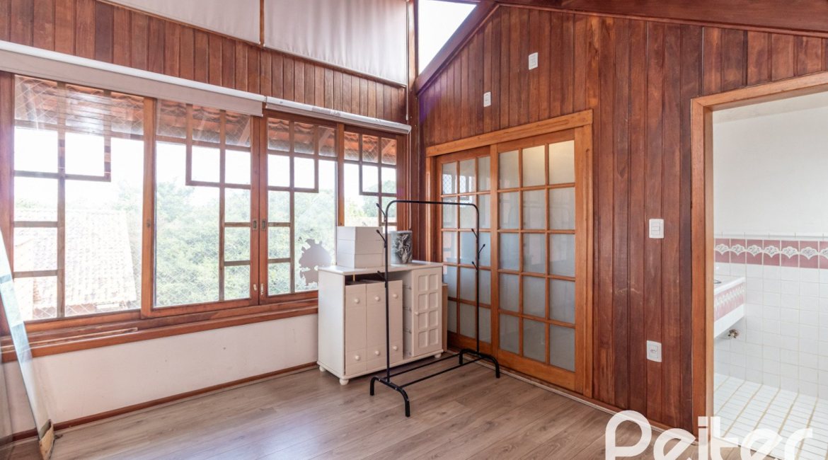 Casa em Condomínio à venda com 176m², 3 dormitórios, 1 suíte, 2 vagas, no bairro Ipanema em Porto Alegre