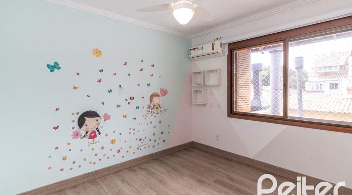 Casa em Condomínio à venda com 176m², 3 dormitórios, 1 suíte, 2 vagas, no bairro Ipanema em Porto Alegre