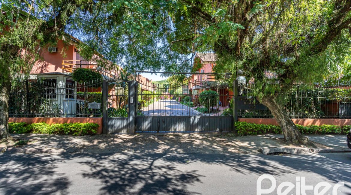 Casa em Condomínio à venda com 176m², 3 dormitórios, 1 suíte, 2 vagas, no bairro Ipanema em Porto Alegre