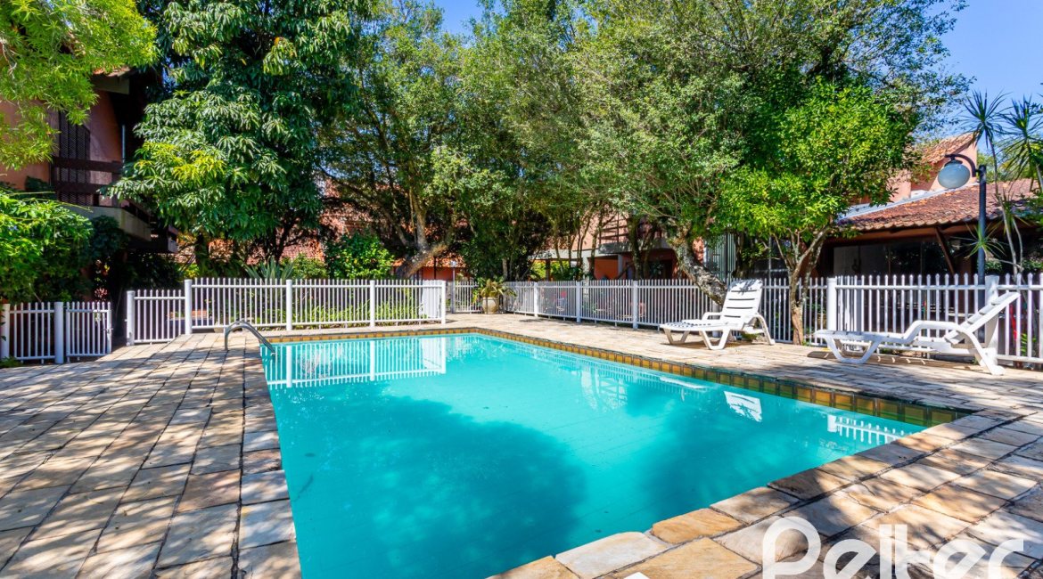 Casa em Condomínio à venda com 176m², 3 dormitórios, 1 suíte, 2 vagas, no bairro Ipanema em Porto Alegre