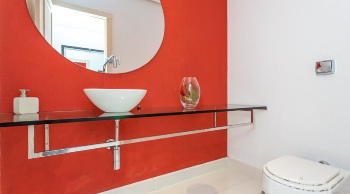 Casa em Condomínio à venda com 253m², 3 dormitórios, 1 suíte, 2 vagas, no bairro Terra Ville em PORTO ALEGRE