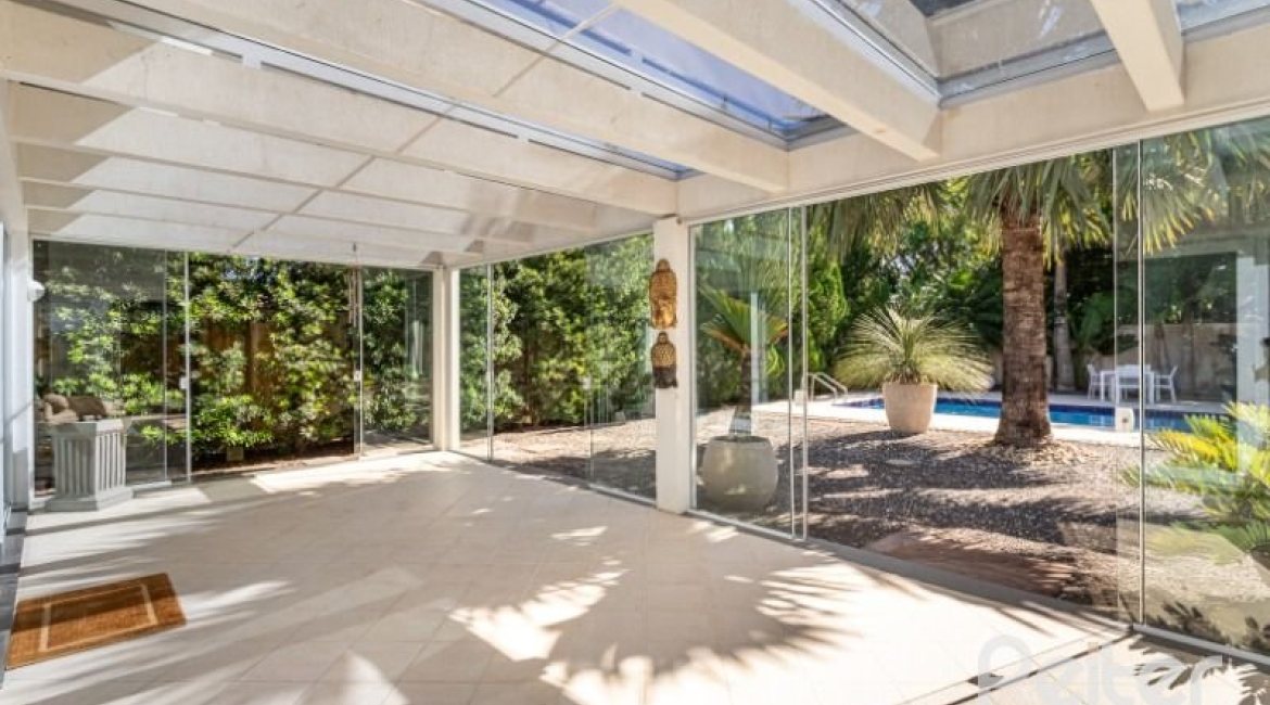 Casa em Condomínio à venda com 253m², 3 dormitórios, 1 suíte, 2 vagas, no bairro Terra Ville em PORTO ALEGRE