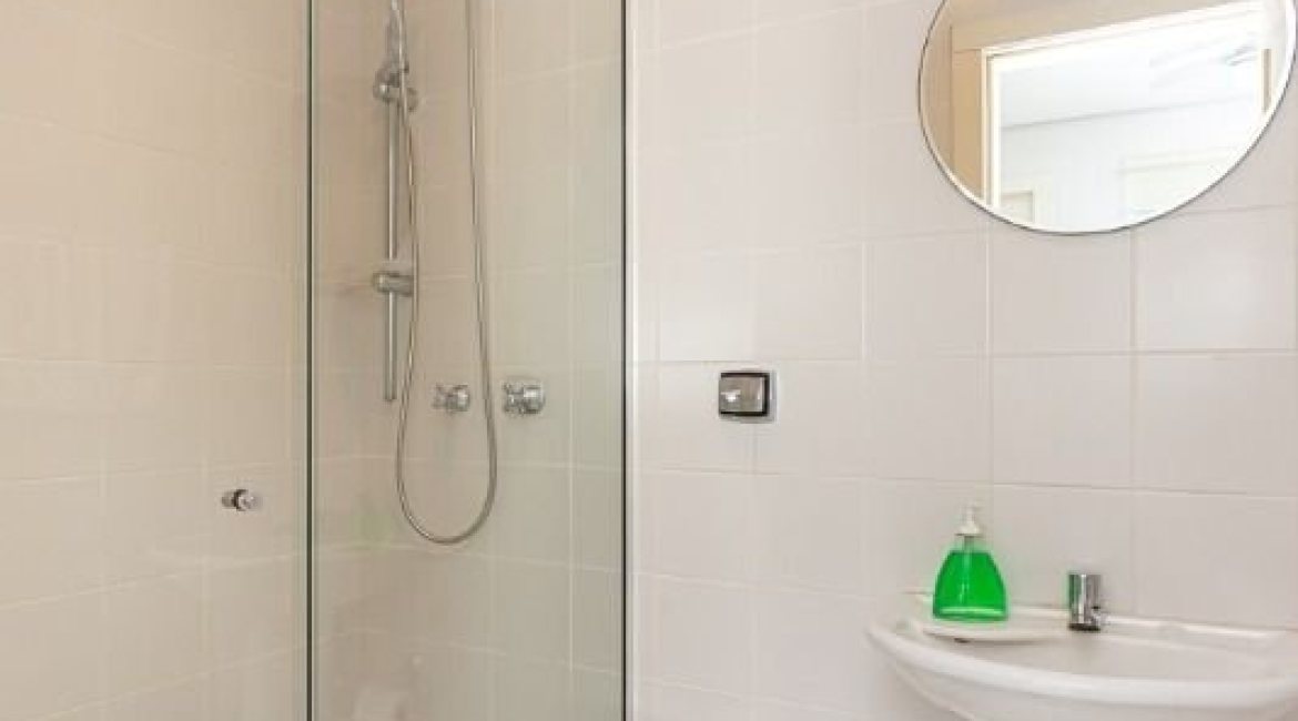 Casa em Condomínio à venda com 253m², 3 dormitórios, 1 suíte, 2 vagas, no bairro Terra Ville em PORTO ALEGRE