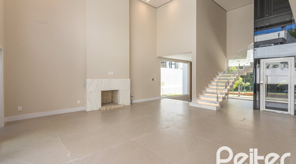 Casa em Condomínio à venda com 387m², 4 dormitórios, 4 suítes, 5 vagas, no bairro Alphaville em PORTO ALEGRE