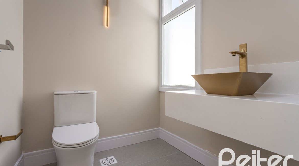 Casa em Condomínio à venda com 387m², 4 dormitórios, 4 suítes, 5 vagas, no bairro Alphaville em PORTO ALEGRE