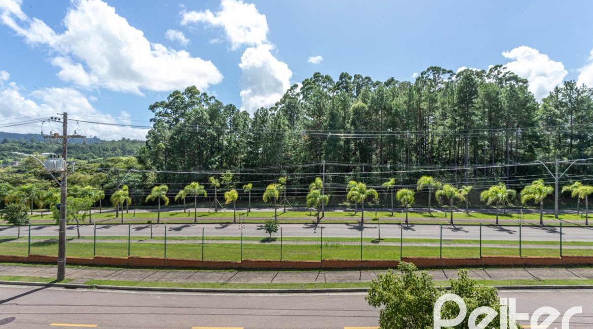 Casa em Condomínio à venda com 387m², 4 dormitórios, 4 suítes, 5 vagas, no bairro Alphaville em PORTO ALEGRE