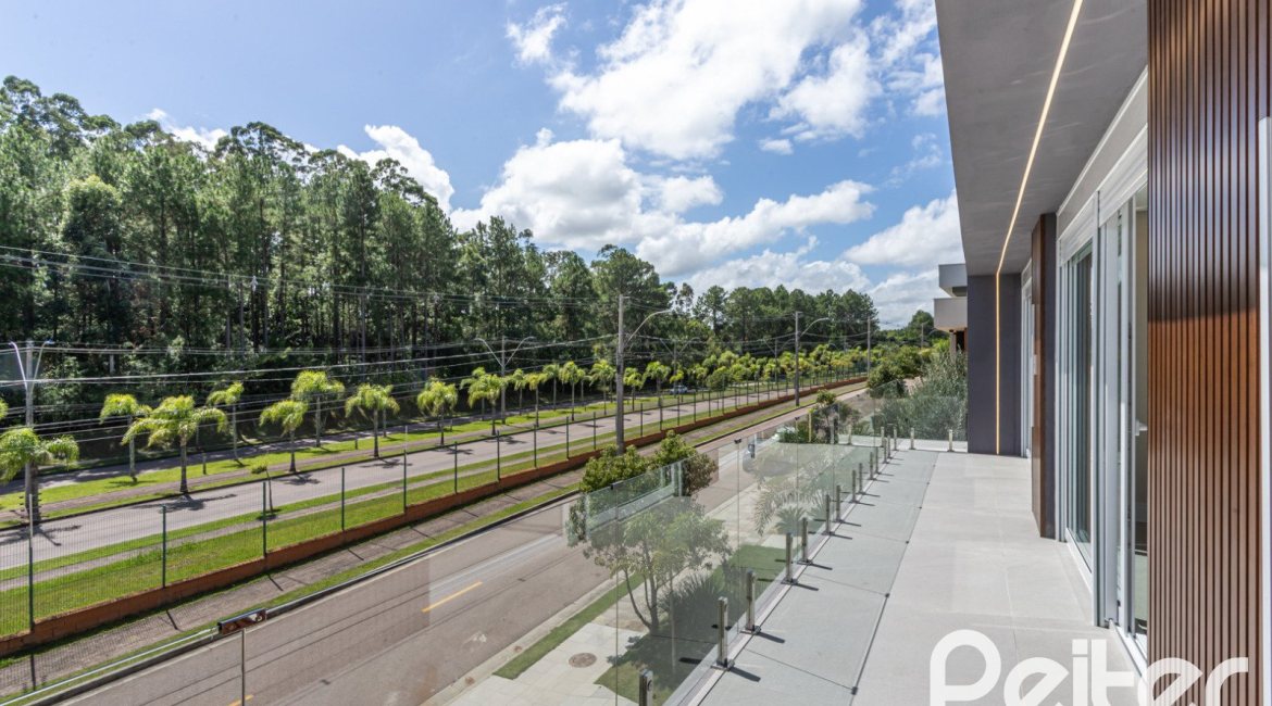 Casa em Condomínio à venda com 387m², 4 dormitórios, 4 suítes, 5 vagas, no bairro Alphaville em PORTO ALEGRE