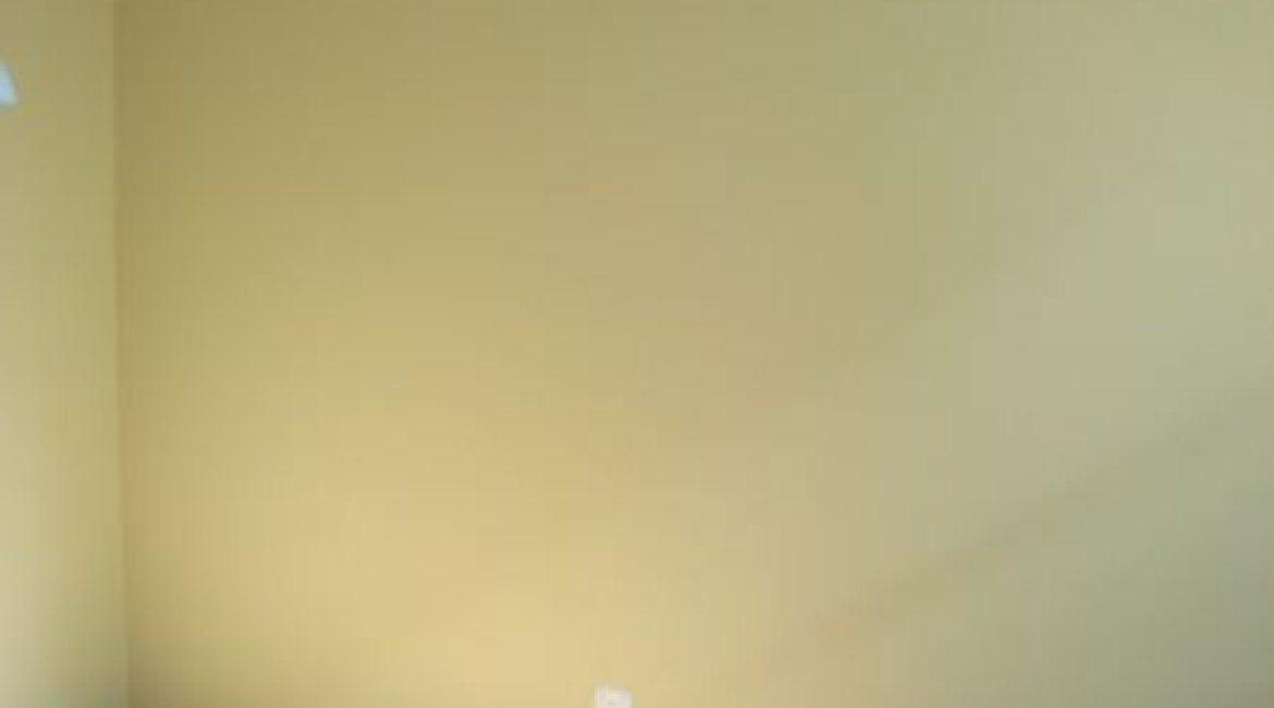 Casa à venda com 150m², 3 dormitórios, 1 suíte, 2 vagas, no bairro Guarujá em Porto Alegre