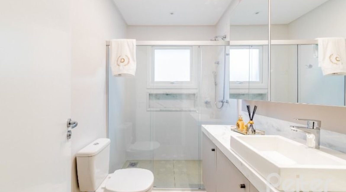  à venda, no bairro  em 