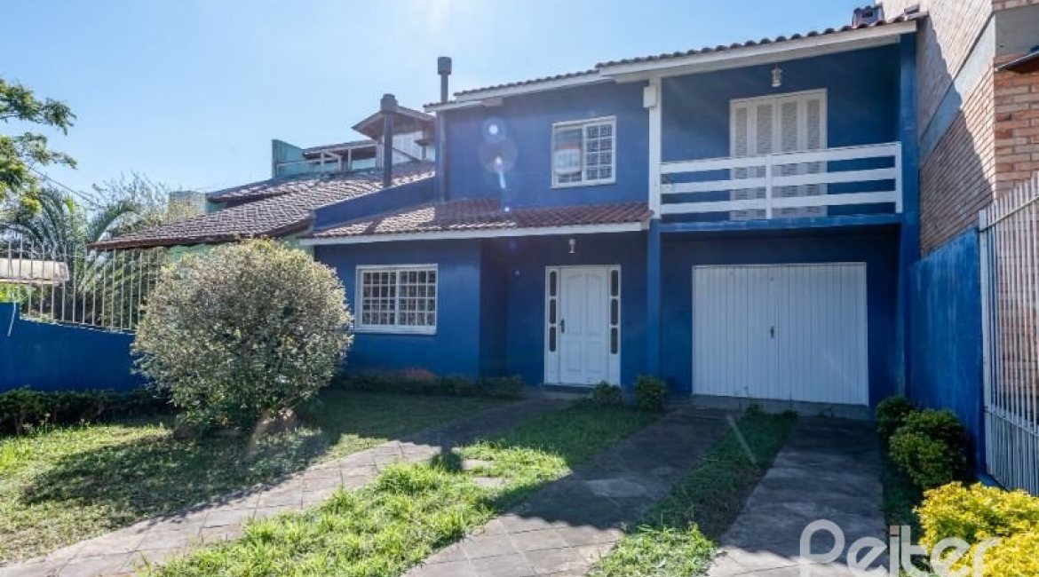 Casa à venda com 142m², 3 dormitórios, 1 suíte, 2 vagas, no bairro Ipanema em Porto Alegre
