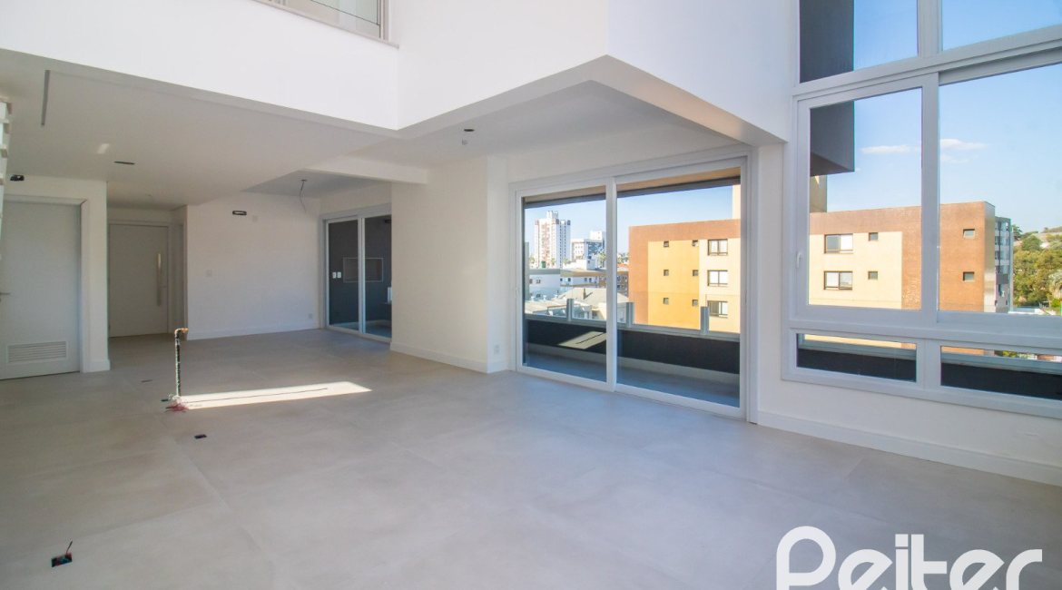 Apartamento à venda com 177m², 3 dormitórios, 3 suítes, 3 vagas, no bairro Menino Deus em Porto Alegre