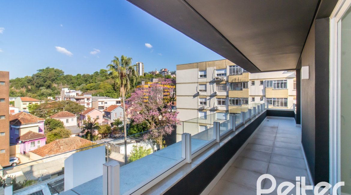 Apartamento à venda com 177m², 3 dormitórios, 3 suítes, 3 vagas, no bairro Menino Deus em Porto Alegre