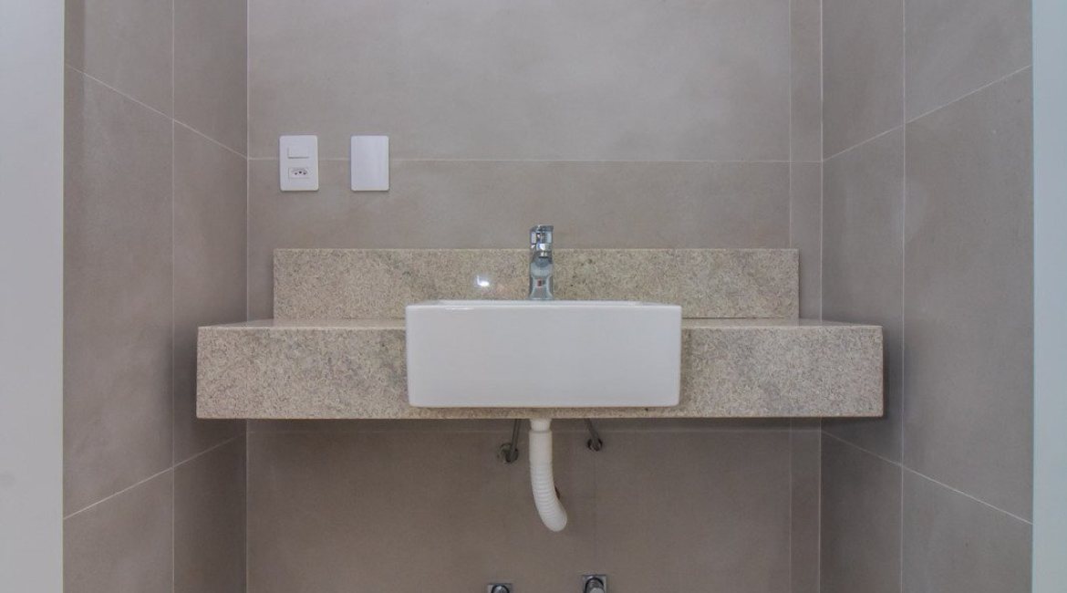 Apartamento à venda com 177m², 3 dormitórios, 3 suítes, 3 vagas, no bairro Menino Deus em Porto Alegre