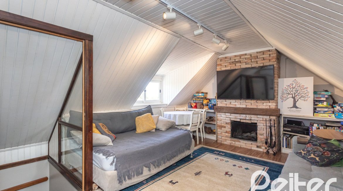 Casa em Condomínio à venda com 143m², 4 dormitórios, 1 suíte, 2 vagas, no bairro Tristeza em Porto Alegre