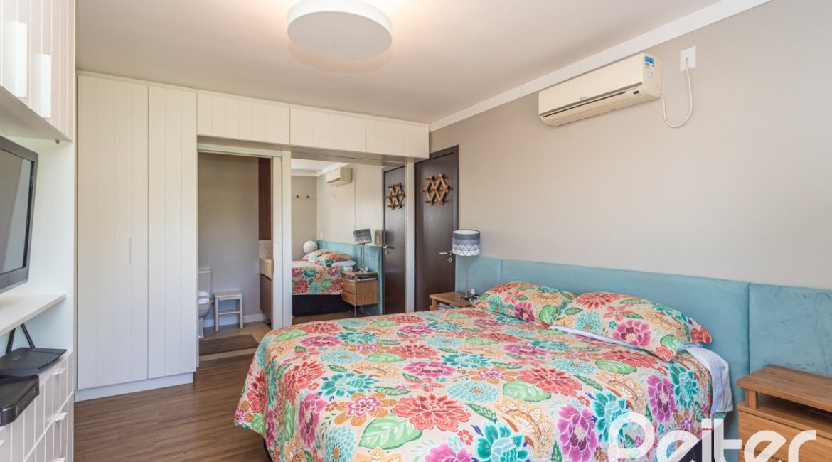 Casa em Condomínio à venda com 143m², 4 dormitórios, 1 suíte, 2 vagas, no bairro Tristeza em Porto Alegre