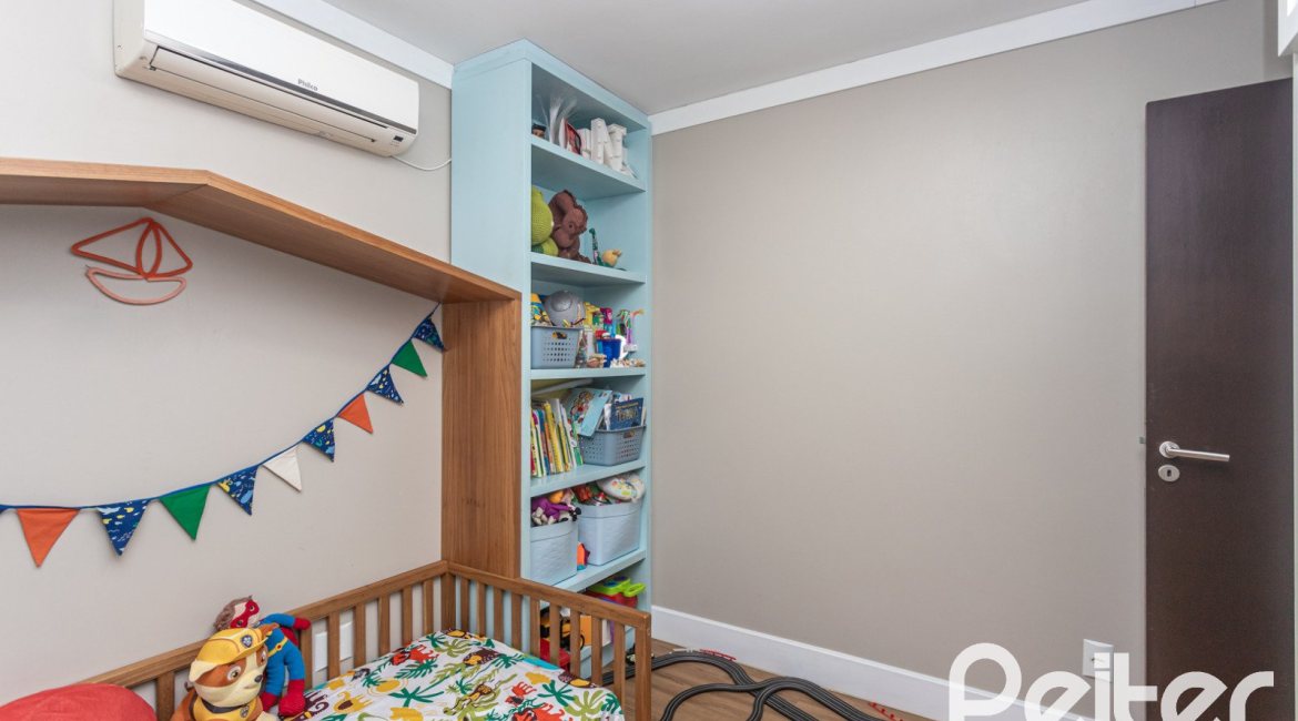 Casa em Condomínio à venda com 143m², 4 dormitórios, 1 suíte, 2 vagas, no bairro Tristeza em Porto Alegre