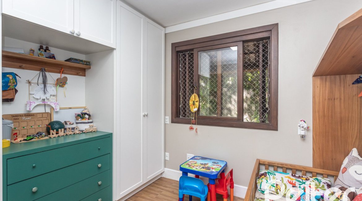 Casa em Condomínio à venda com 143m², 4 dormitórios, 1 suíte, 2 vagas, no bairro Tristeza em Porto Alegre