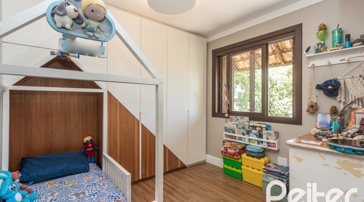 Casa em Condomínio à venda com 143m², 4 dormitórios, 1 suíte, 2 vagas, no bairro Tristeza em Porto Alegre