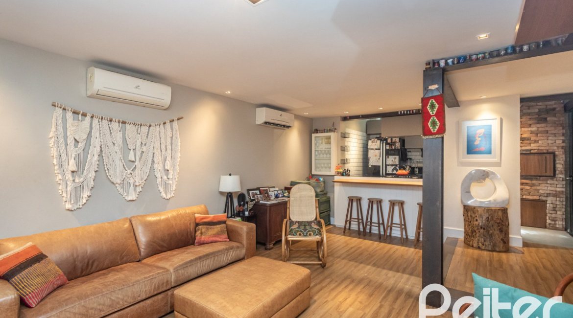 Casa em Condomínio à venda com 143m², 4 dormitórios, 1 suíte, 2 vagas, no bairro Tristeza em Porto Alegre