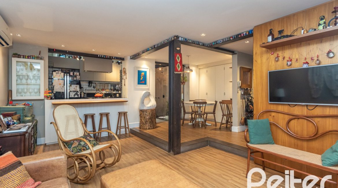 Casa em Condomínio à venda com 143m², 4 dormitórios, 1 suíte, 2 vagas, no bairro Tristeza em Porto Alegre