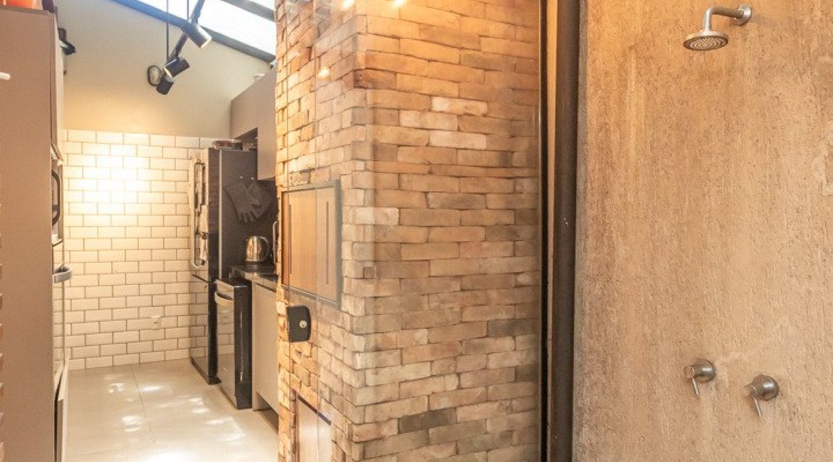 Casa em Condomínio à venda com 143m², 4 dormitórios, 1 suíte, 2 vagas, no bairro Tristeza em Porto Alegre