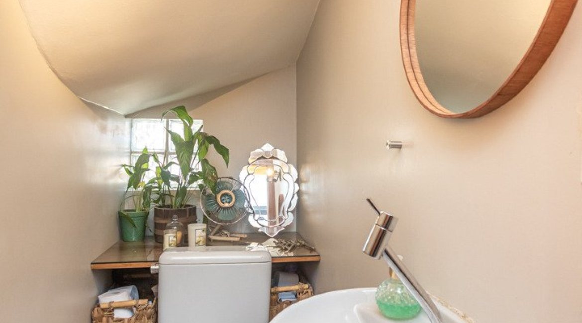 Casa em Condomínio à venda com 143m², 4 dormitórios, 1 suíte, 2 vagas, no bairro Tristeza em Porto Alegre