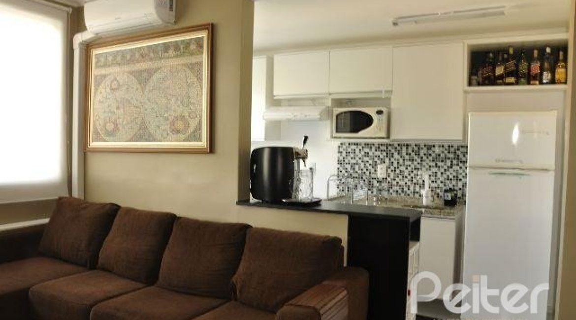 Apartamento à venda com 46m², 2 dormitórios, 1 vaga, no bairro Ipanema em PORTO ALEGRE