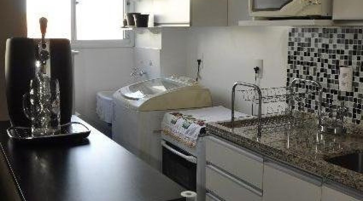 Apartamento à venda com 46m², 2 dormitórios, 1 vaga, no bairro Ipanema em PORTO ALEGRE