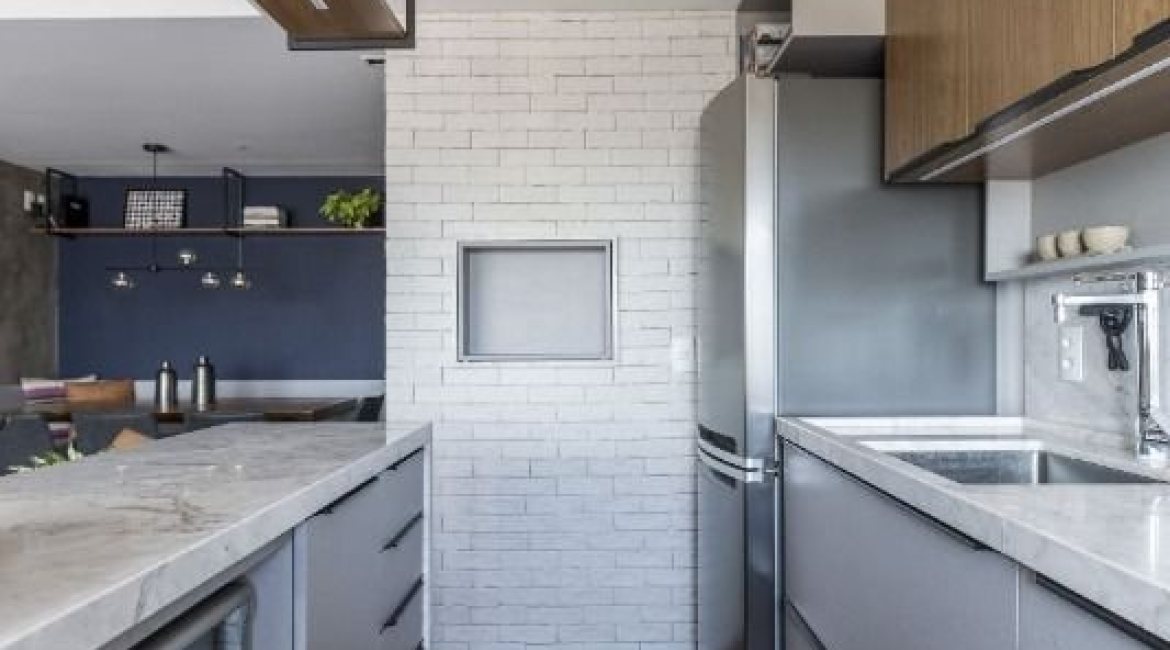 Apartamento à venda com 100m², 3 dormitórios, 1 suíte, 2 vagas, no bairro Cristal em Porto Alegre