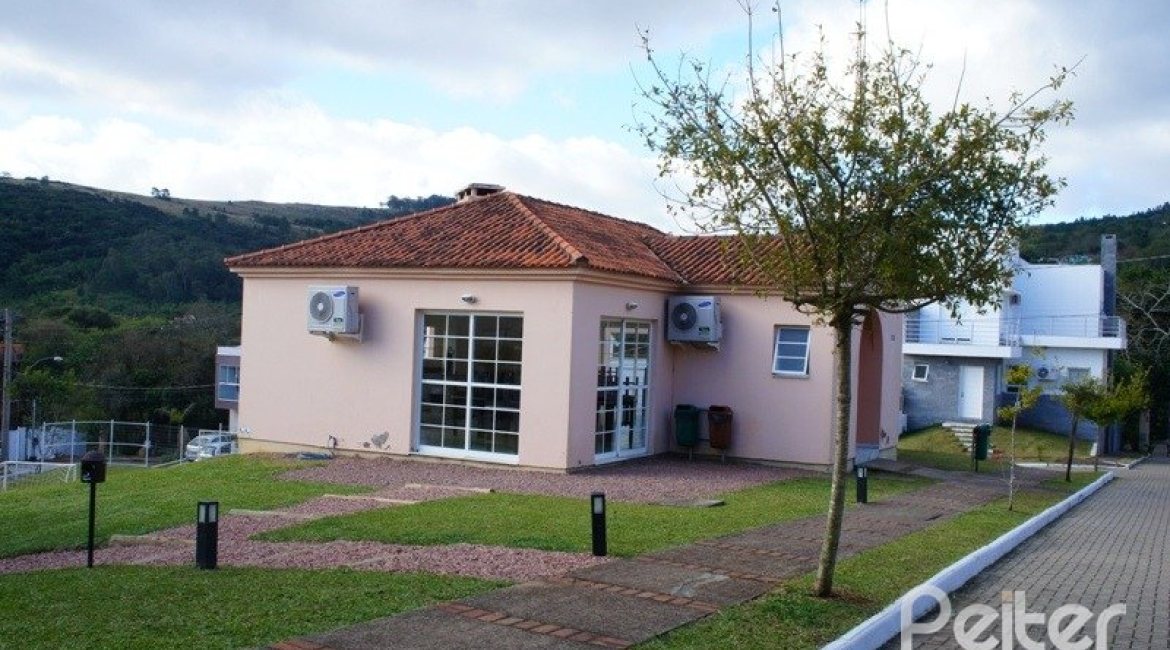 Terreno à venda, no bairro Vila Nova em Porto Alegre
