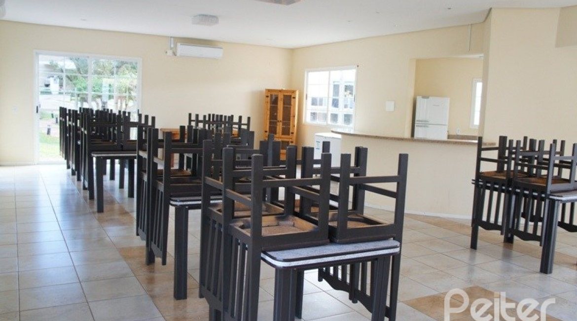 Terreno à venda, no bairro Vila Nova em Porto Alegre