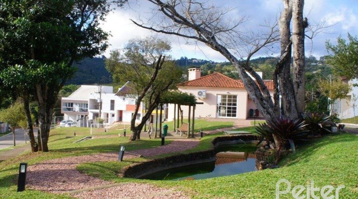 Terreno à venda, no bairro Vila Nova em Porto Alegre