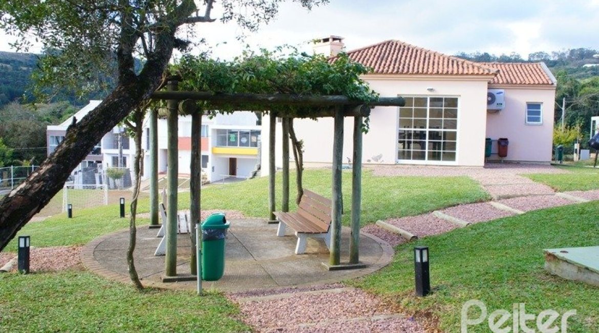 Terreno à venda, no bairro Vila Nova em Porto Alegre