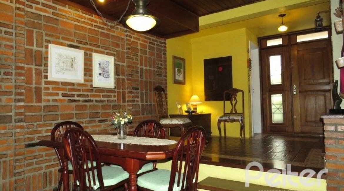 Casa em Condomínio à venda com 198m², 3 dormitórios, 1 suíte, 2 vagas, no bairro Tristeza em Porto Alegre