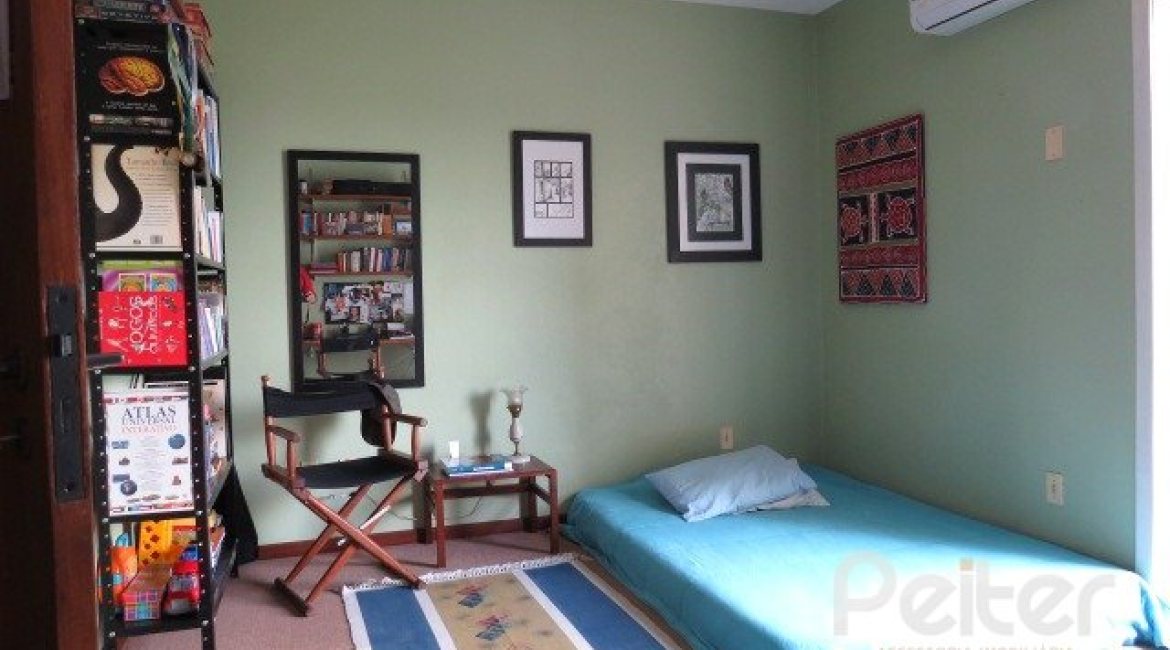 Casa em Condomínio à venda com 198m², 3 dormitórios, 1 suíte, 2 vagas, no bairro Tristeza em Porto Alegre