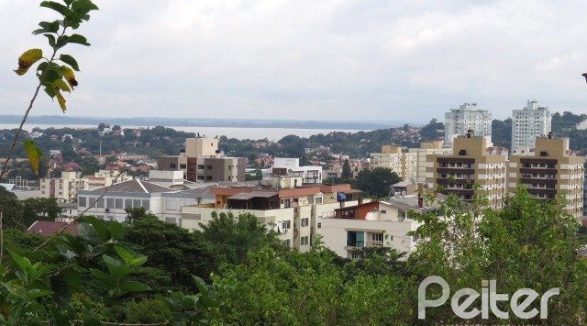 Casa em Condomínio à venda com 198m², 3 dormitórios, 1 suíte, 2 vagas, no bairro Tristeza em Porto Alegre