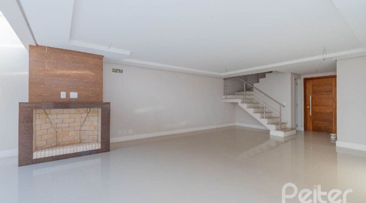 Casa em Condomínio à venda com 343m², 3 dormitórios, 3 suítes, 3 vagas, no bairro Tristeza em Porto Alegre