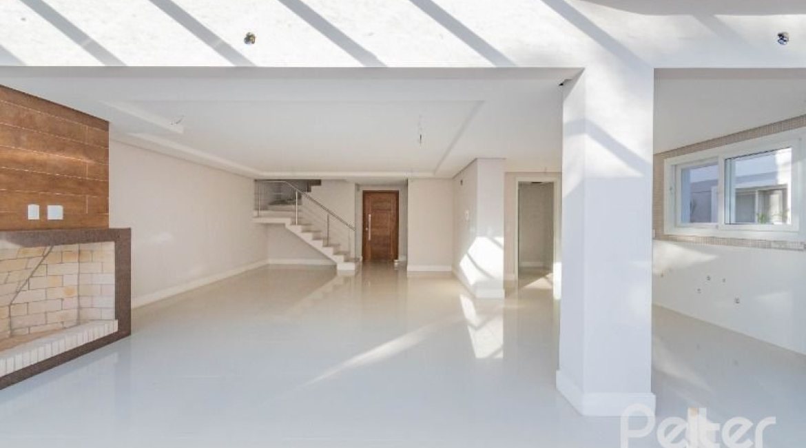 Casa em Condomínio à venda com 343m², 3 dormitórios, 3 suítes, 3 vagas, no bairro Tristeza em Porto Alegre