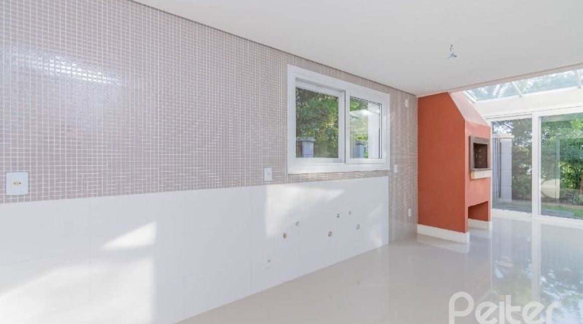 Casa em Condomínio à venda com 343m², 3 dormitórios, 3 suítes, 3 vagas, no bairro Tristeza em Porto Alegre