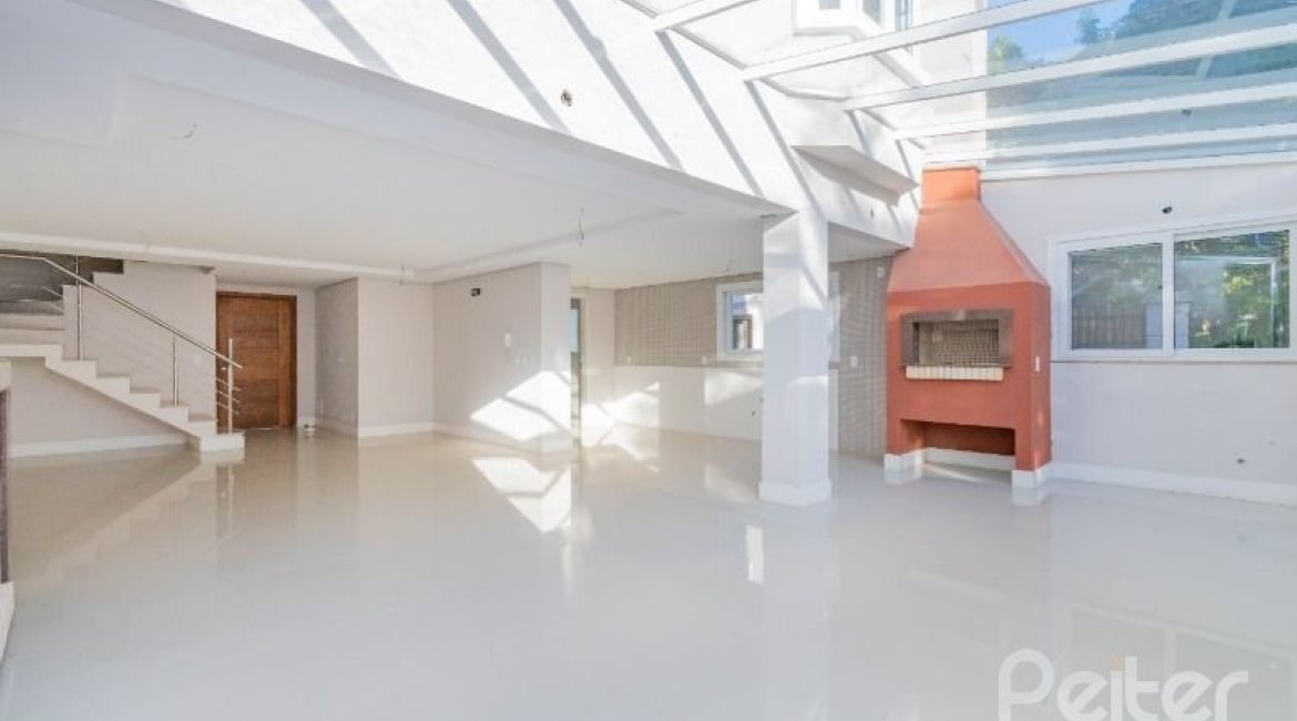 Casa em Condomínio à venda com 343m², 3 dormitórios, 3 suítes, 3 vagas, no bairro Tristeza em Porto Alegre