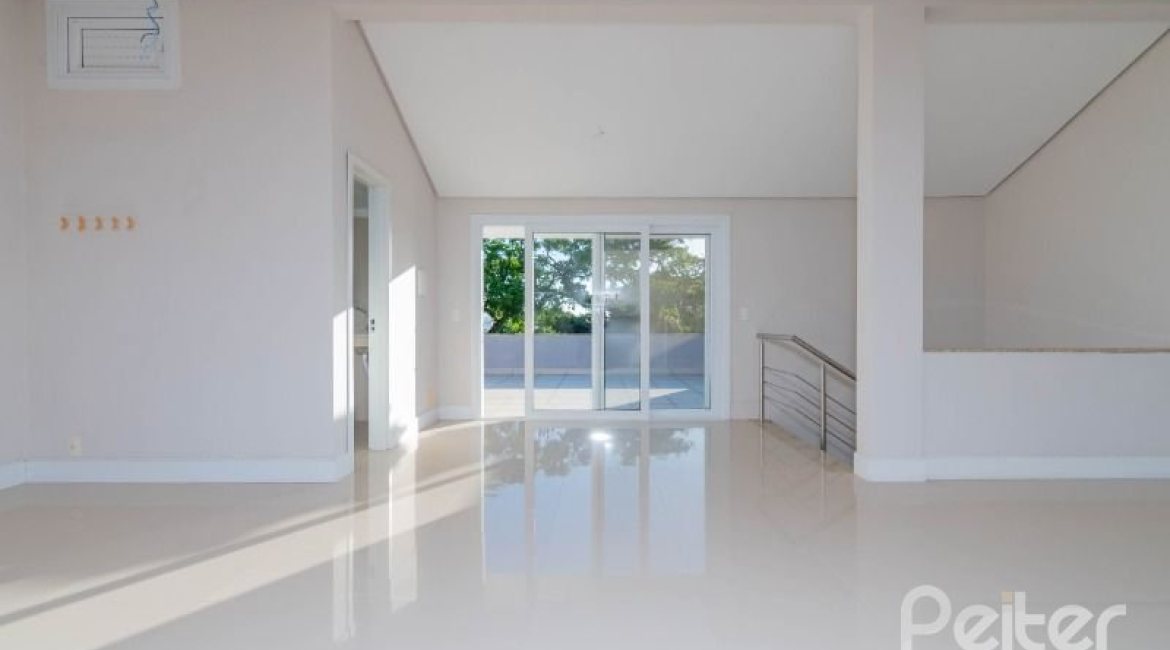Casa em Condomínio à venda com 343m², 3 dormitórios, 3 suítes, 3 vagas, no bairro Tristeza em Porto Alegre