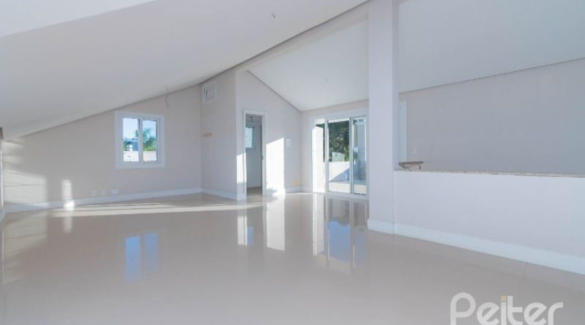 Casa em Condomínio à venda com 343m², 3 dormitórios, 3 suítes, 3 vagas, no bairro Tristeza em Porto Alegre